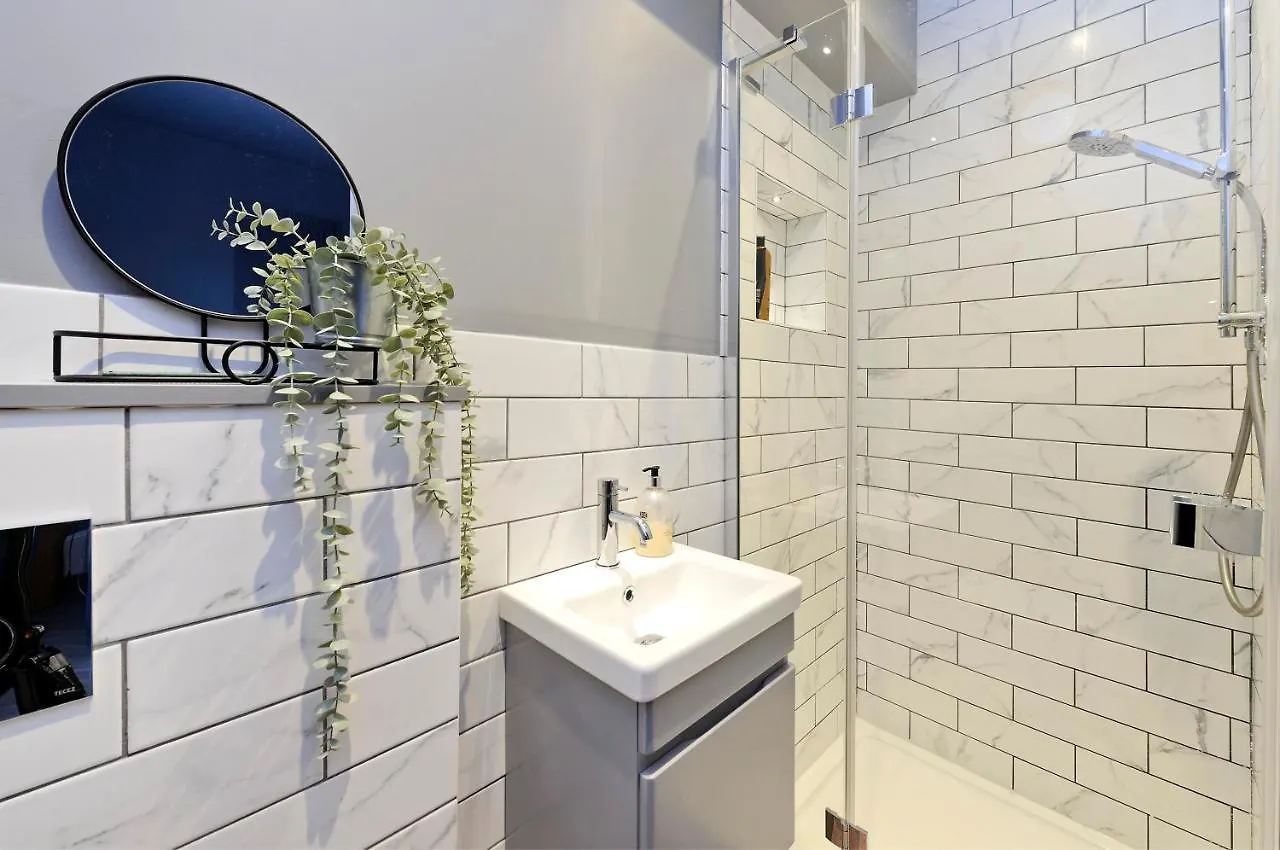 Apartment Stylish Family Home By Twickenham Stadium By Underthedoormat London United Kingdom
