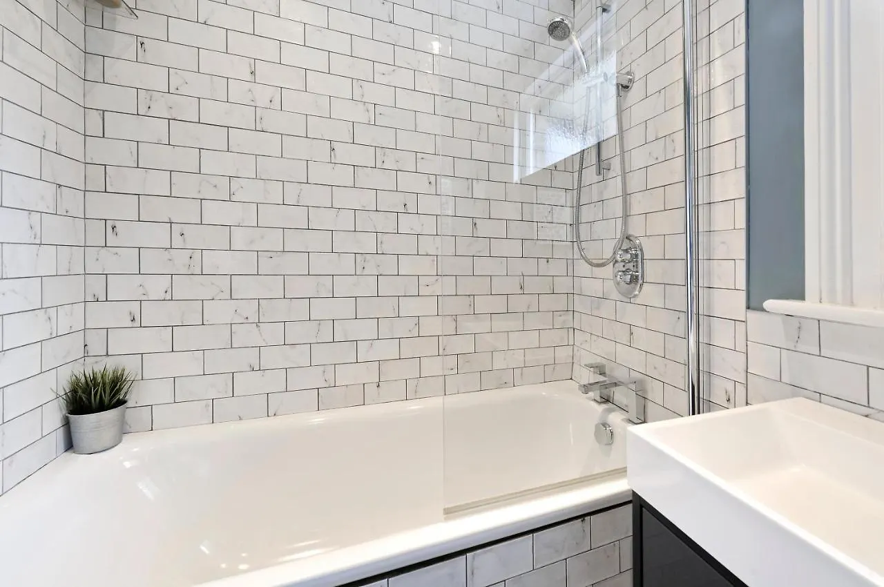 Stylish Family Home By Twickenham Stadium By Underthedoormat London 0*,