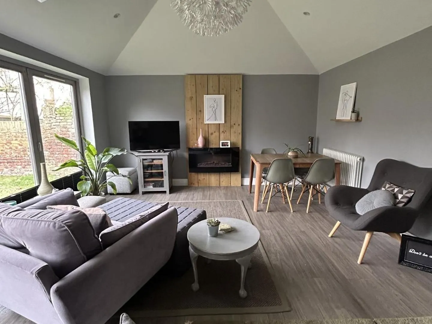 Stylish Family Home By Twickenham Stadium By Underthedoormat London